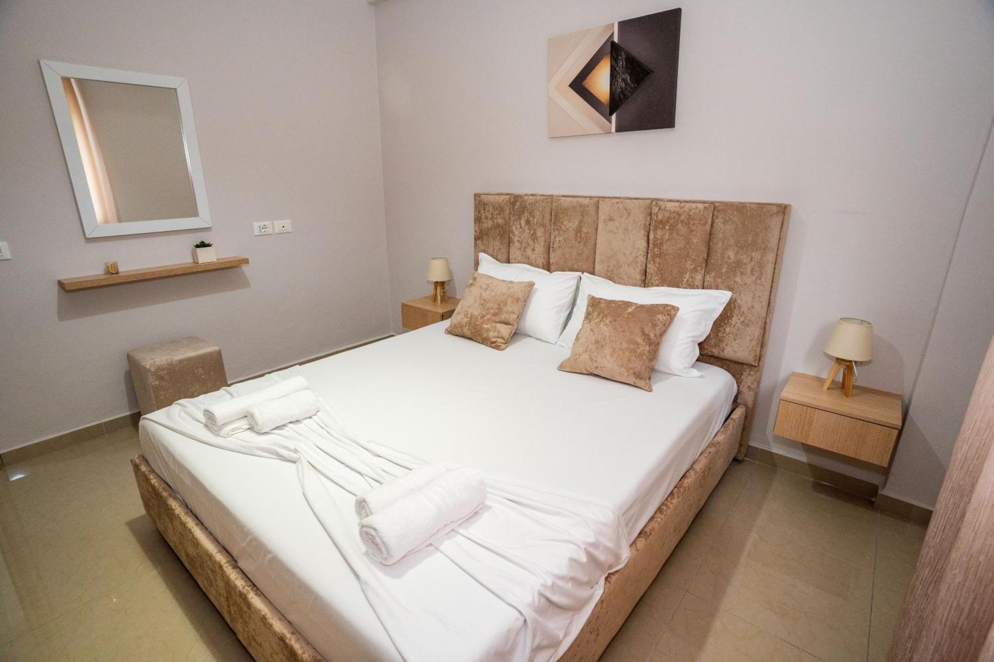 A&V Apartments Sarandë Esterno foto
