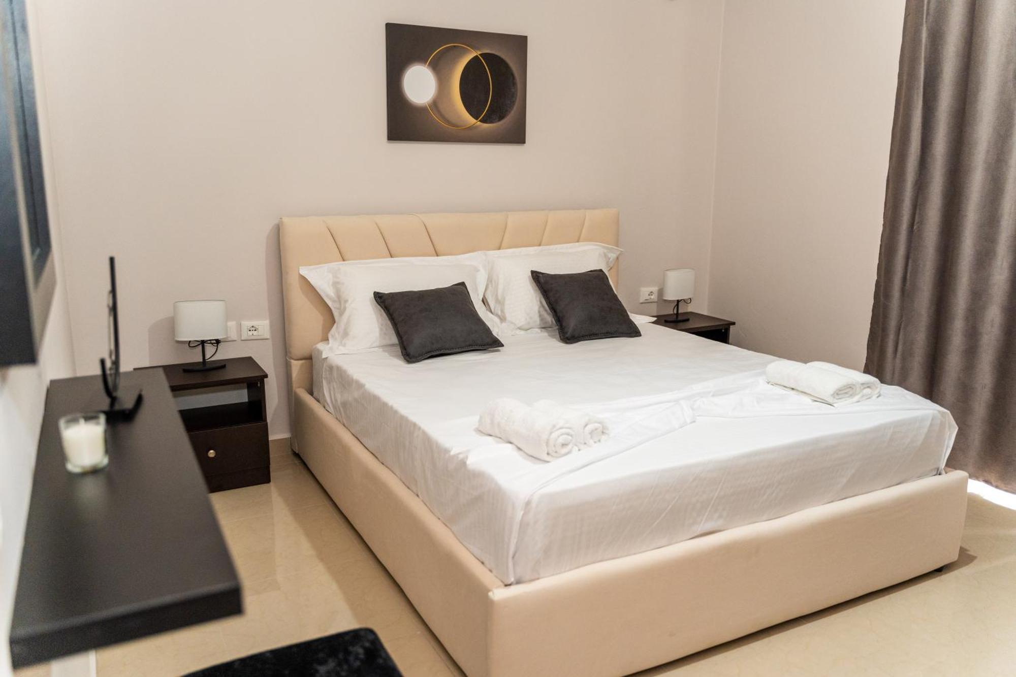 A&V Apartments Sarandë Esterno foto